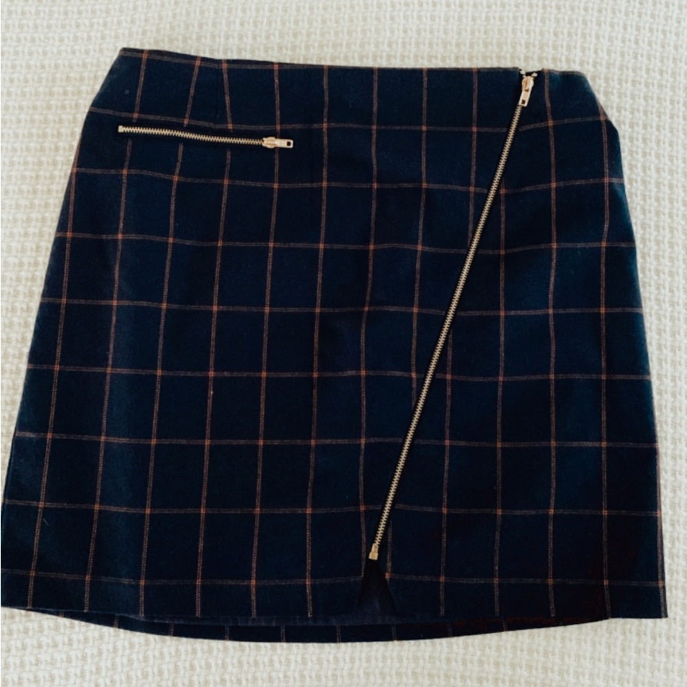 Navy Romeo + Juliet Couture Navy orange stripe mini skirt zipper front